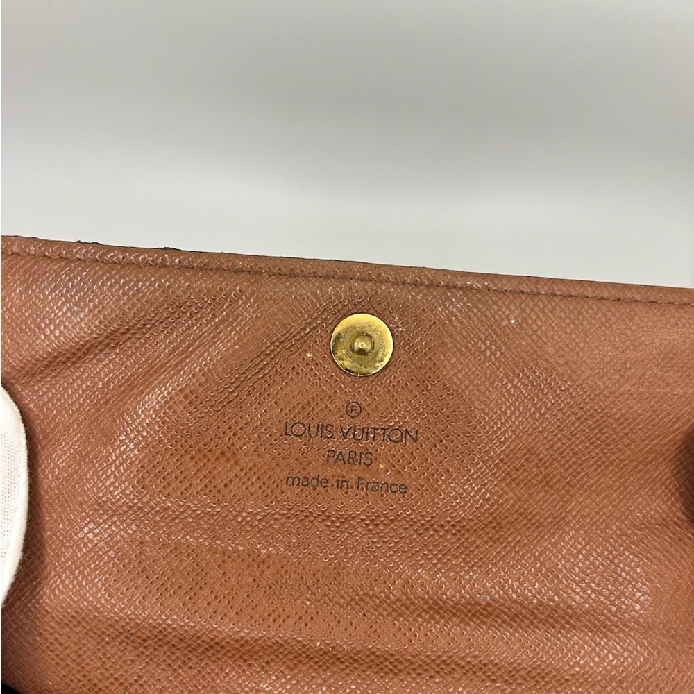 Authentic Louis Vuitton wallet
Comes with original box and dust bag - Picture 16 of 16